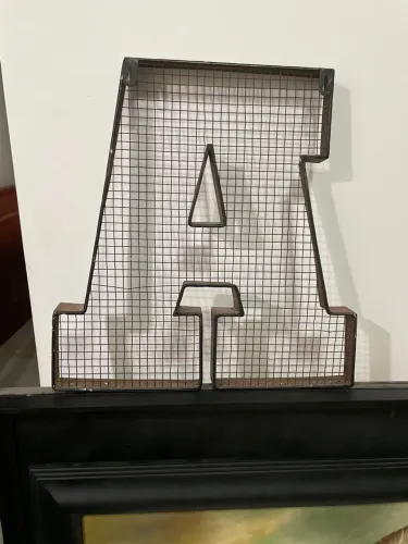 Escultura parede- letra A em metal