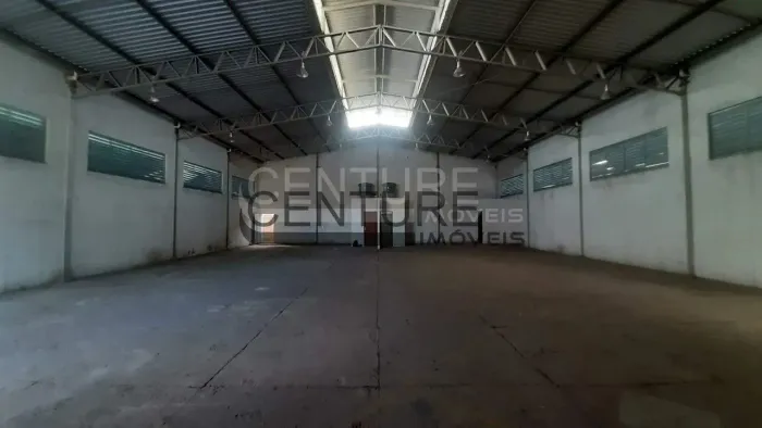 Galpão para aluguel, com 764m² - Candelária