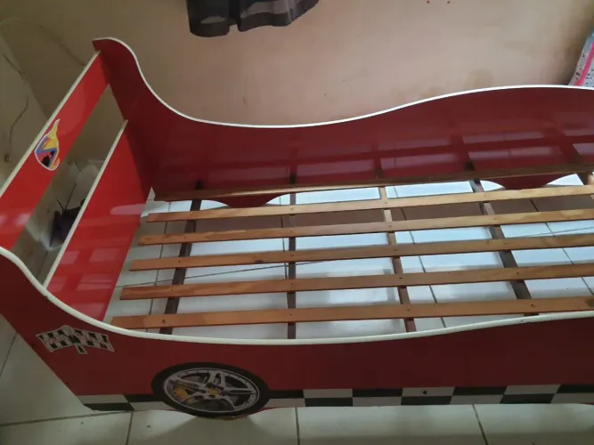 Cama infantil com casinha