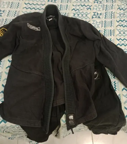 Kimono preto de jiu-jitsu tamanho A1