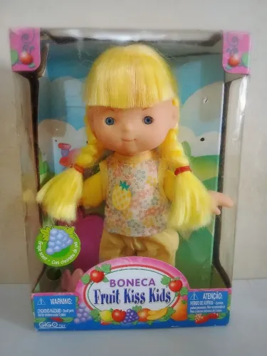 Boneca Vintage anos 2000 Abacaxizinho Fruit Kiss Kids - Gigo Toys (Na Caixa)