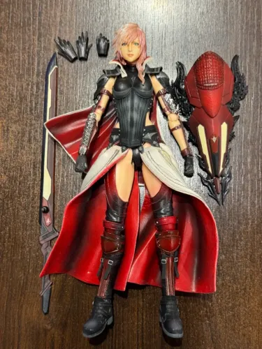 PLAY ARTS KAI LIGHTNING RETURNS FINAL FANTASY XIII JP OMBRO COLADO NO CORPO