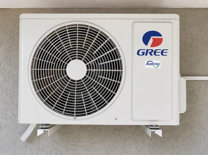 AR-CONDICIONADO GREE INVERTER 12.000 BTUs - SEMINOVO