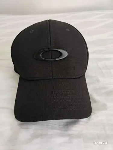 Boné fechado Oakley