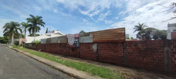 Maringá-Pr, Zona 04 ,Rua Alziro Segantin Filho ,testada de 25,80 metros, R$ 1.800.000,00