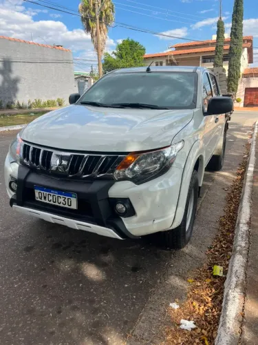 Mitsubishi L200 Tri. Outdo. GLS 2.4 CD 4X4 Die. AUT 2025