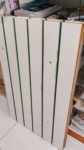 Vendo 4 canaletado em mdf medida 2 90cm x 60 cm e outras duas medindo 1,20x 60