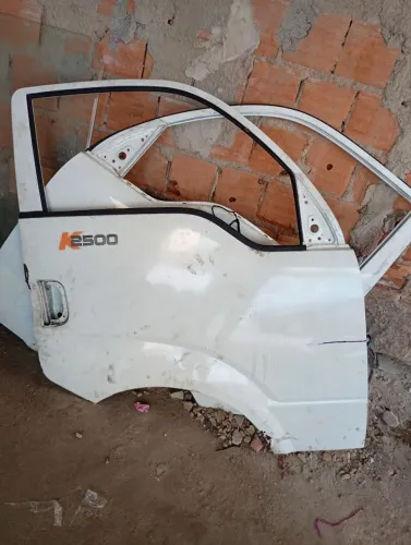 Porta de Kia bongo 