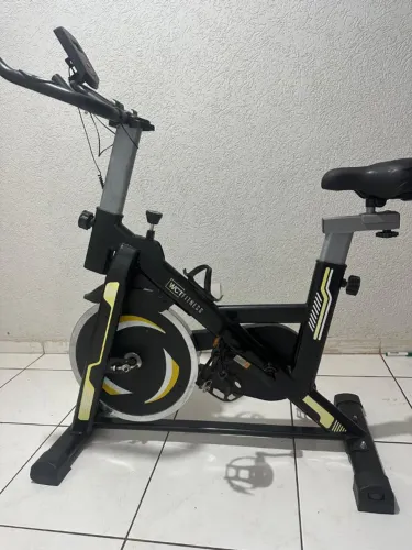 Bicicleta Spinning Com Roda De Inércia De 13kg Wct Fitness