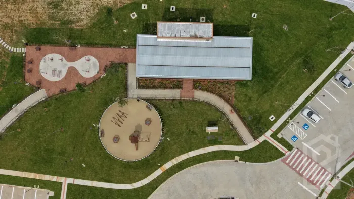 Terreno privativo com fundos pra área verde no Condomínio Villa da Imperatriz em Santo Ama