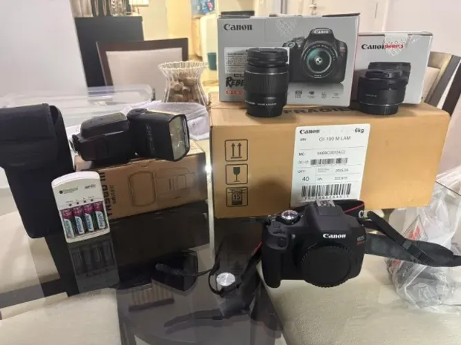 CANON T7+ kit completo