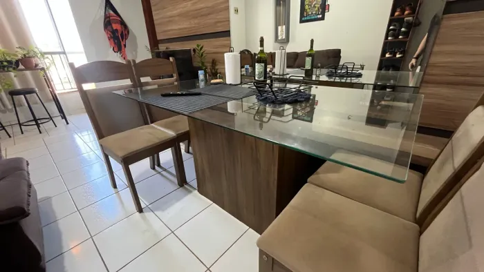 Mesa de jantar 4 lugares c/ tampo de vidro