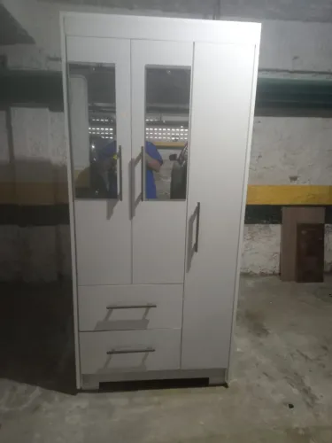 Vendo Guarda-roupas novo.