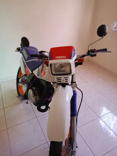 Yamaha DT180