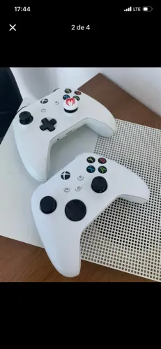 XBOX ONE S 500gb + VOLANTE LOGITEC COMPLETO NOVO