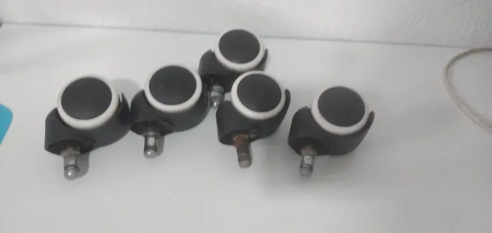 Rodinhas pra cadeira de Escritorio