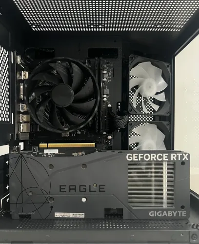 PC GAMER RTX 4060 / RYZEN 5 5500 / 1T