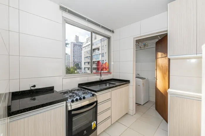 Apartamento todo reformado no Cabral à venda!!
