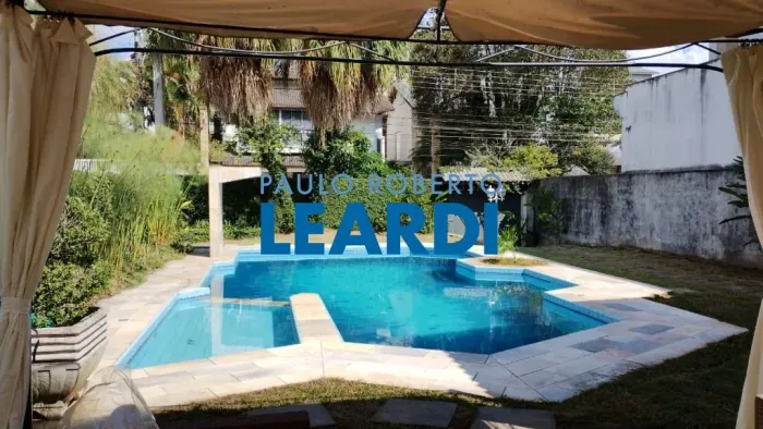 CASA EM CONDOMÍNIO - CONDOMÍNIO ARUJÁ 5 - SP