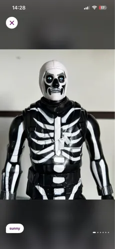 Boneco fortnite skull trooper