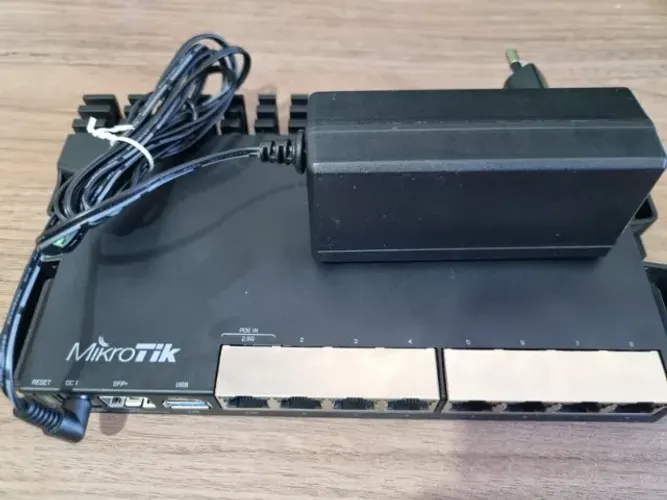 MikroTik RB5009UG+S+IN | Roteador Profissional 10G SFP+ | 2.5Gigabit
