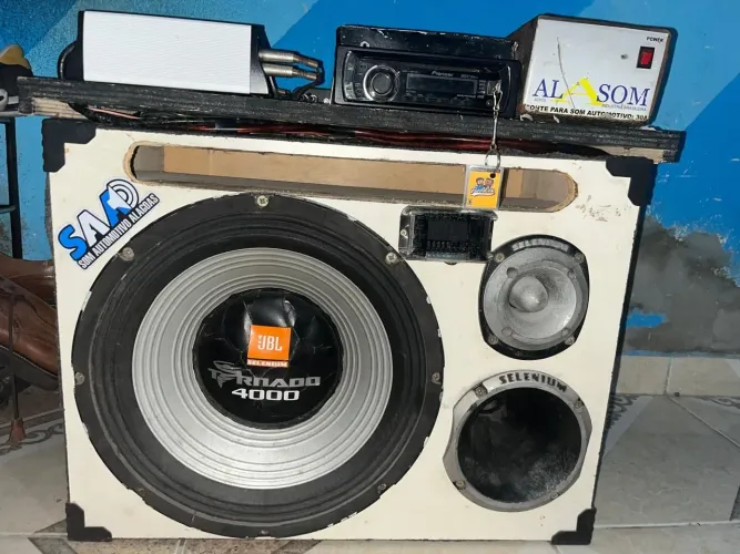 Vende ou Troca Caixa Trio Com módulos, fontes, processador e rádio Pioneer!