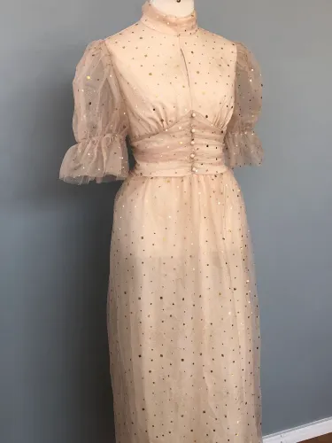 Vestido manga princesa bege 