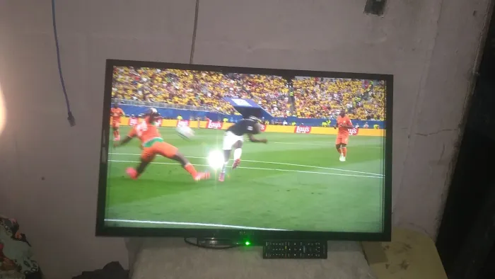 TV Sony 32 polegadas com controle