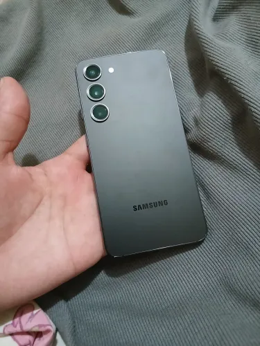 S23 zero todo original vai na aguá