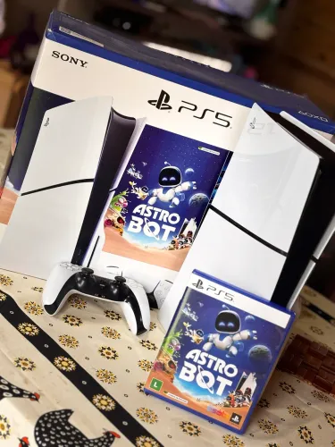 Vendo ou troco PS5 super novo ainda na garantia PlayStation