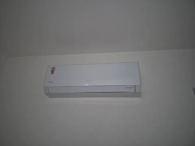 Ar condicionado split inverter 18.000btu 220V