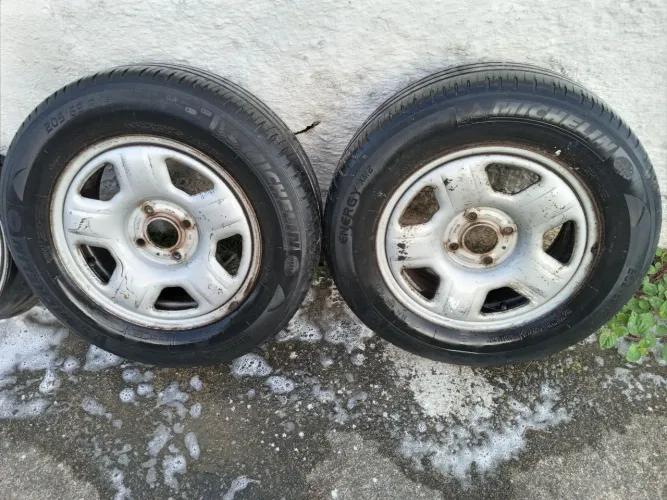 Roda de Ecosport 15 furação 4x108 aceito troca
