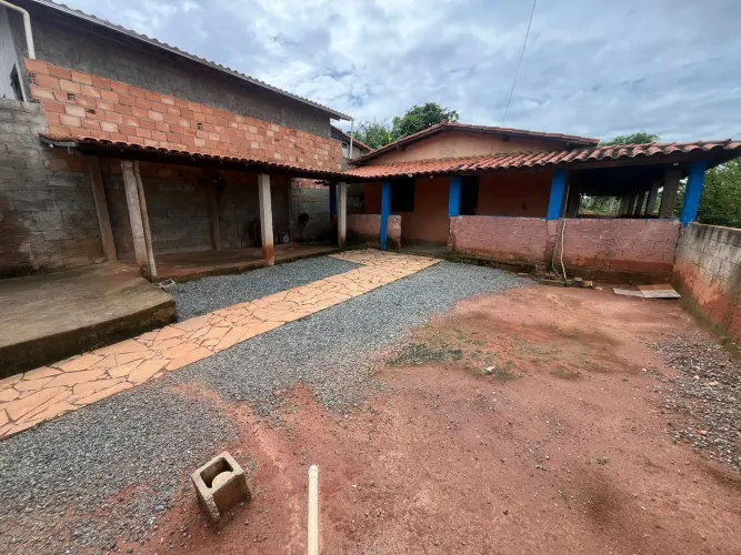 Casa a venda em Brumadinho ao lado do Retiro do chalé