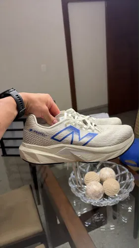 TÊNIS NEW BALANCE FUELCELL PROPEL V5 Tam. 42