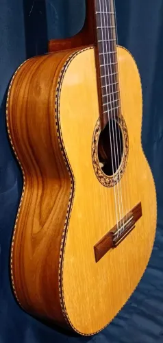 Violão Mestre, todo sólido, Rei dos Violões, cordas de nylon Giannini novas 