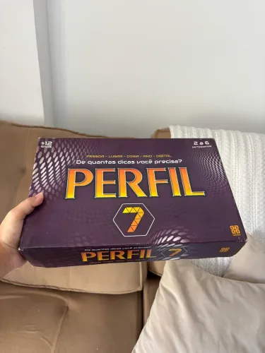 Perfil 7 ? Jogo de perguntas e adivinhação