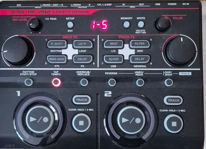 Loop station Boss RC-202 combo com Akai mpk minii