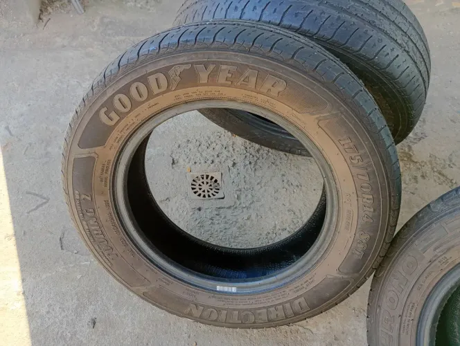 Par de pneus 175 70 14 Goodyear 