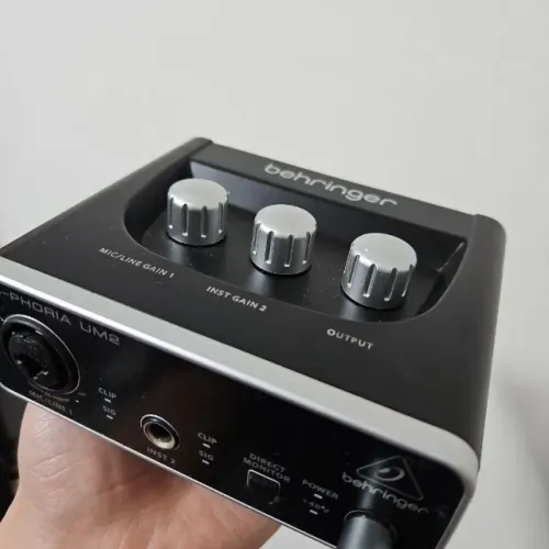 U-PHORIA UM2 BEHRINGER