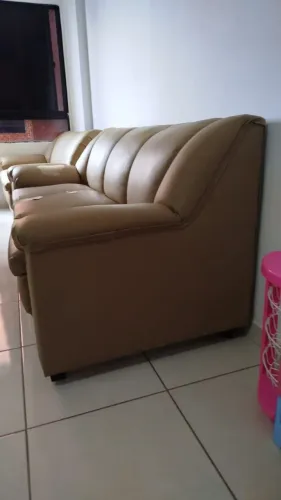 Sofás 2 e 3 lugares em courino