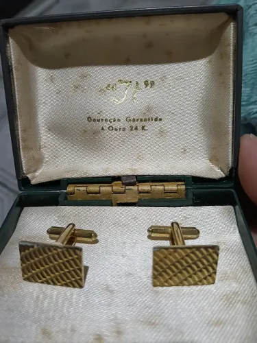 Antigo Par de Abotoaduras "It" ? Banhado a Ouro 24K (Com Estojo)