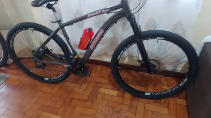 Vendo Bikes usadas c/nota fiscal aro 29 quadro 17 e 21 