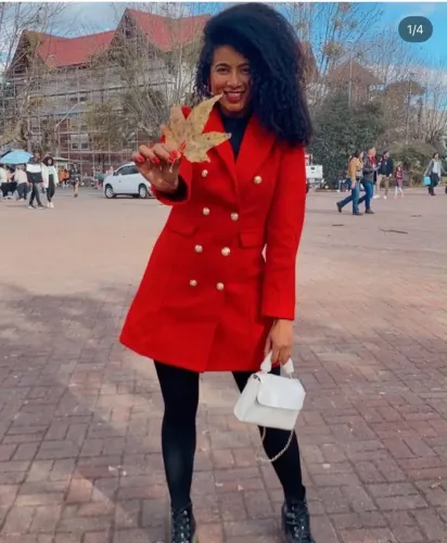 Sobretudo vermelho usado 1x