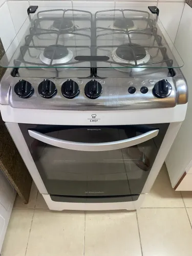 Vendo Fogão 4 bocas Electrolux com bloqueador de gás