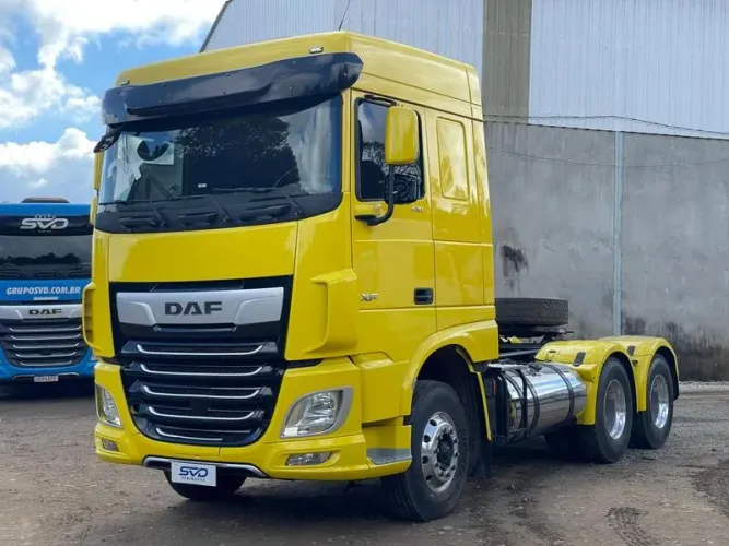 DAF XF 530 6X4 ANO 2021 EURO 5 - COM 397 MIL KM - PARALAMAS PERSONALIZADO + 10 PNEUS NOVOS