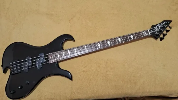 Baixo Estilo Wave Tom Araya SLAYER Luthier 4 Cordas