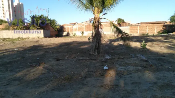 VENDE-SE ÁREA COMERCIAL E RESIDENCIAL