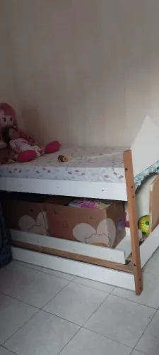 Vendo cama com escorregador infantil com colchão