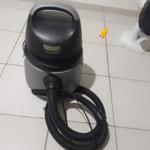 Aspirador pó  e água 