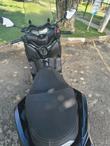 Vendo moto x-max 250 